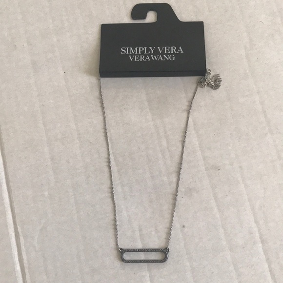 NWT Simply Vera Vera Wang short two tone Pendant - Picture 2 of 4